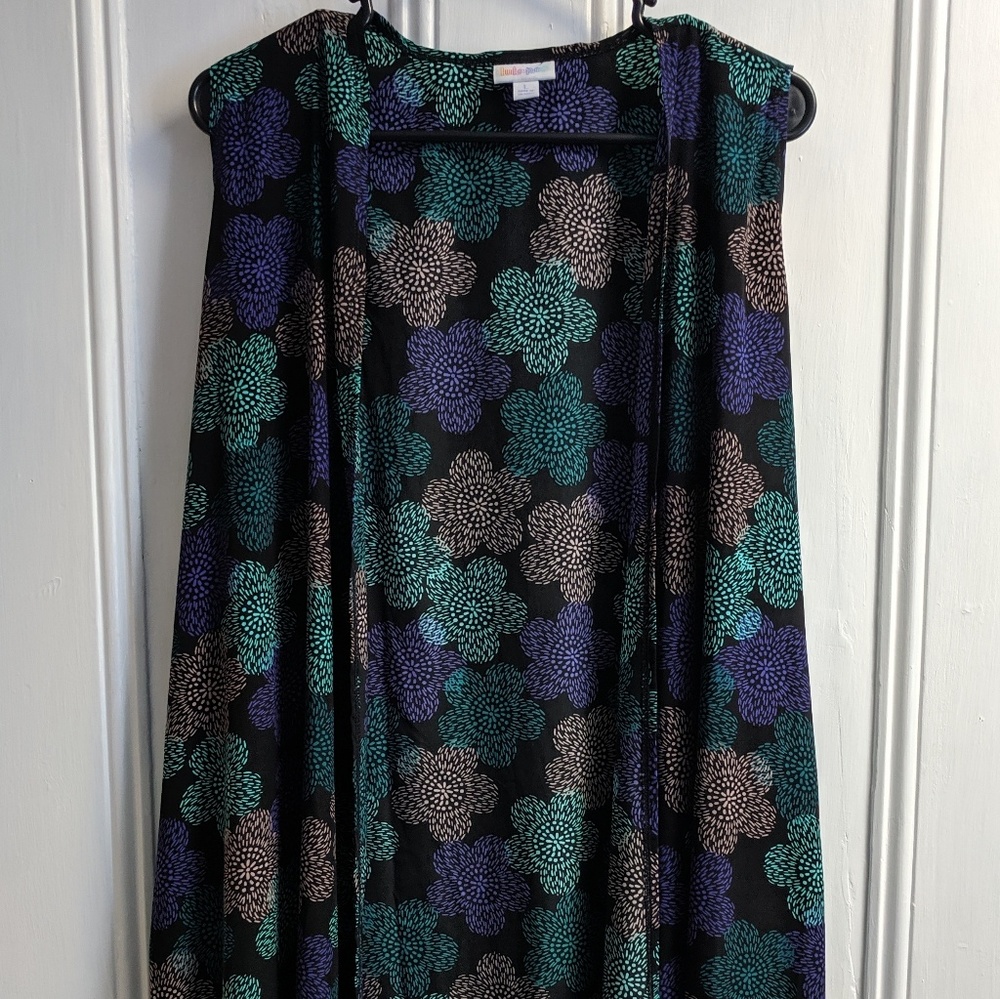 Floral on Black Background Lularoe Joy Size Large